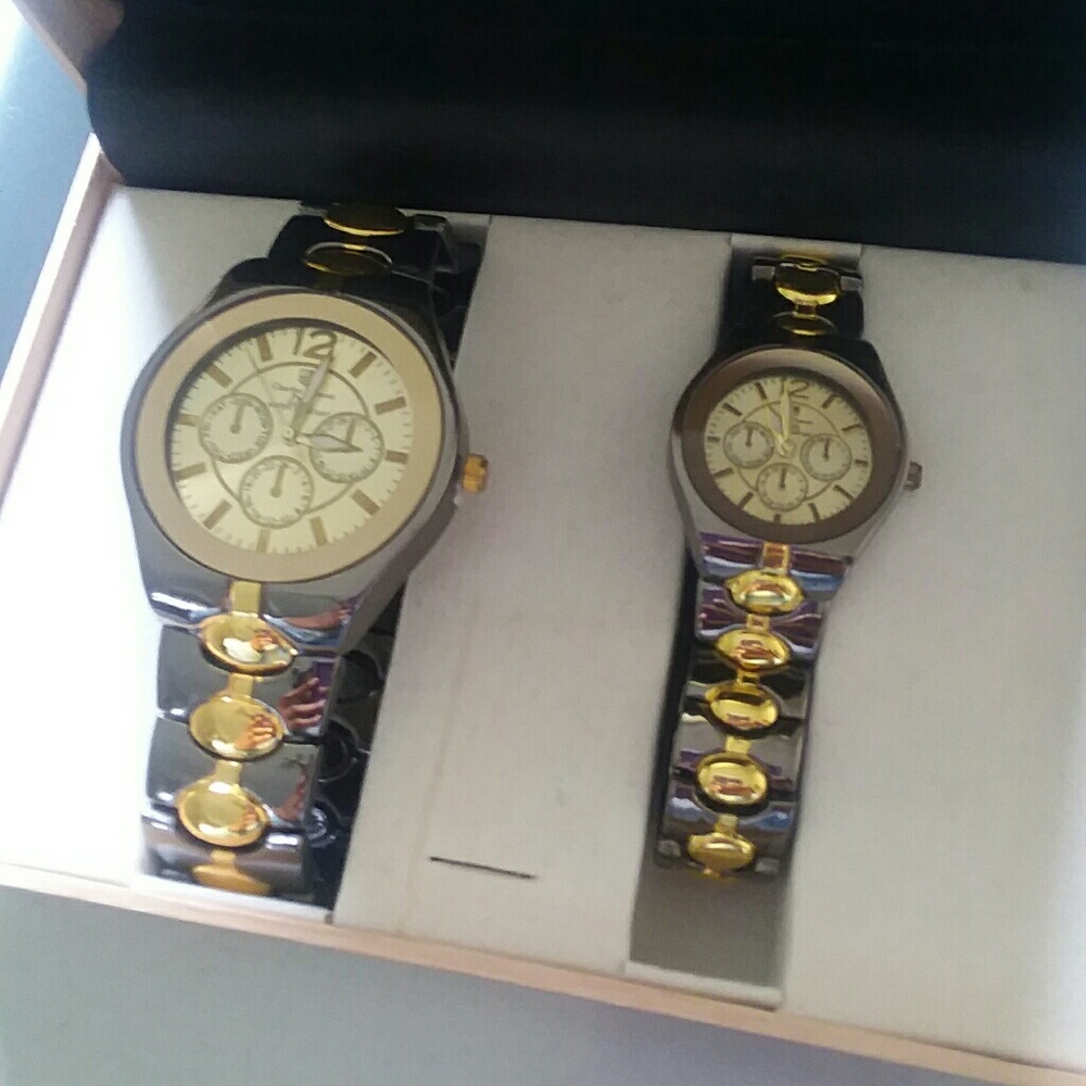 Charles Dumont his and her wristwatches. - Picture 1 of 5